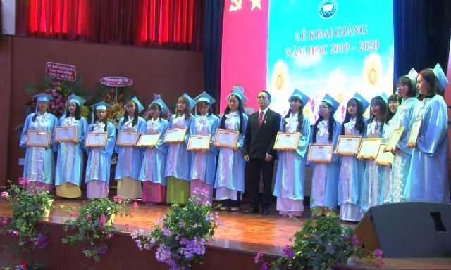 Trường cao đẳng y tế Lâm Đồng khai giảng năm học mới